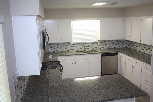 Building Photo - 2410 Royal Acres Dr