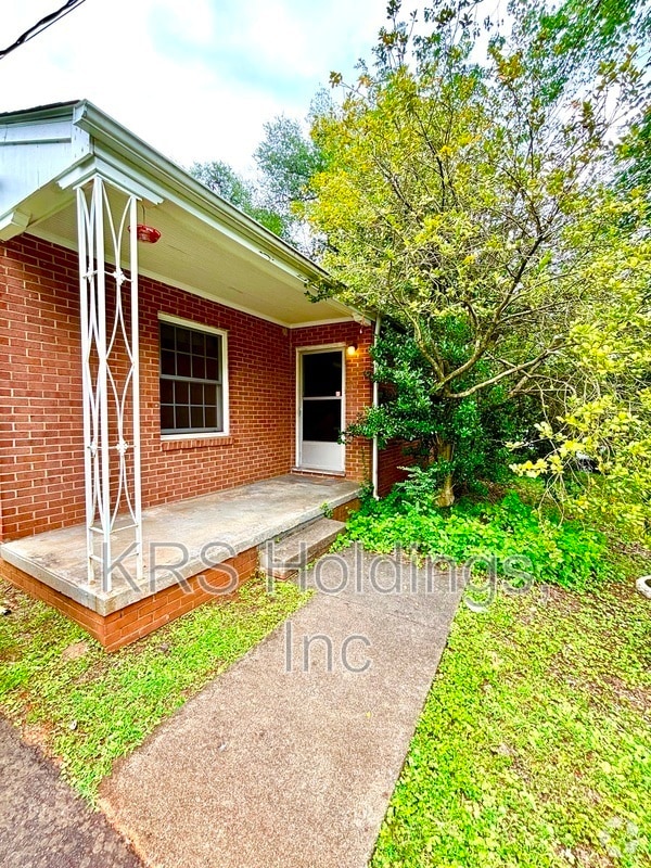 Building Photo - 2311 Wayne Ave