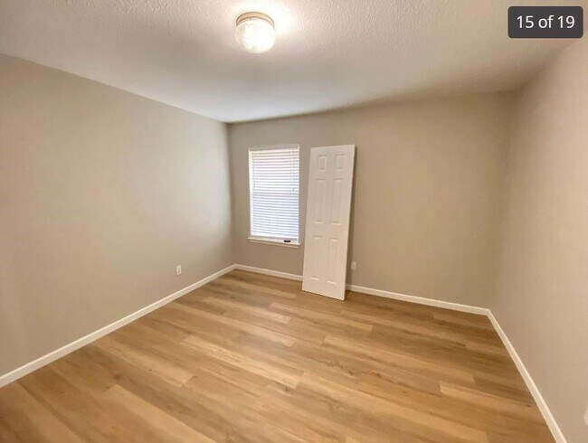 Foto del edificio - 1413 Haley Gray Dr