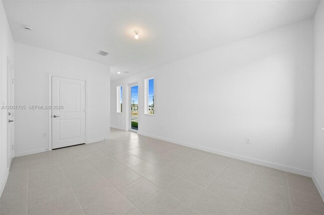 Foto del edificio - 715 SE 15th St