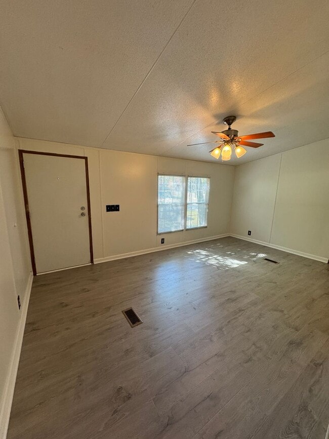 Building Photo - 1505 Ward Ave