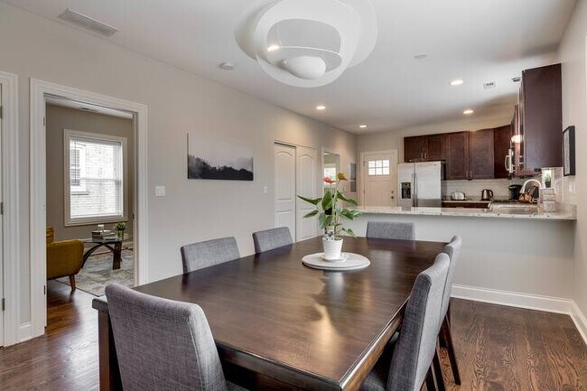 Foto del edificio - 4229 N Troy St