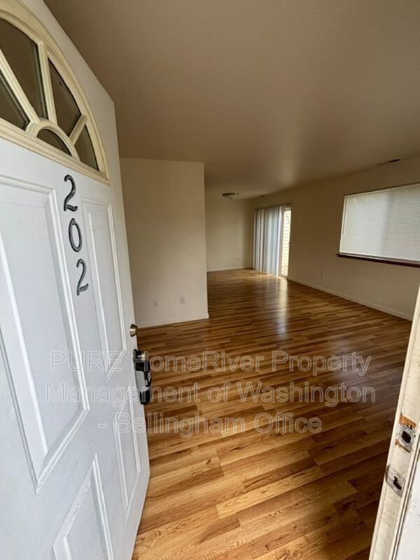 Building Photo - 3255 Racine St