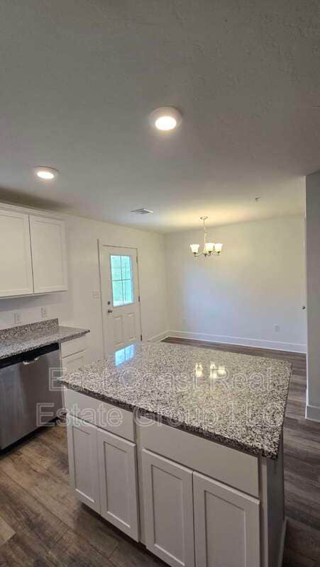 Foto del edificio - 8780 Hillside Way