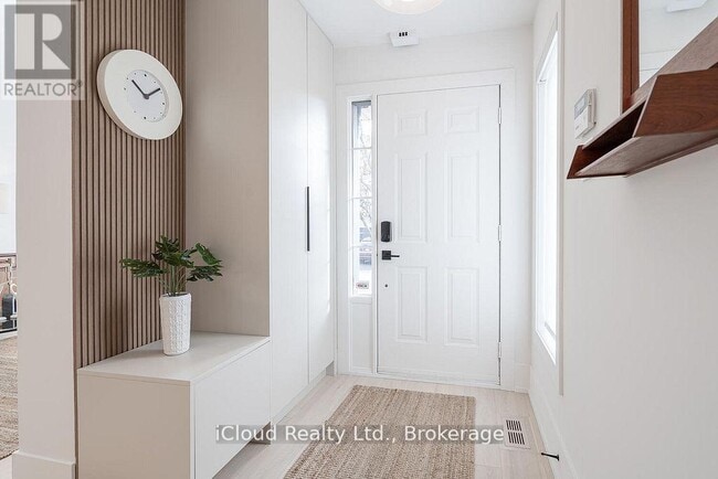 Building Photo - 5389 Kindos St