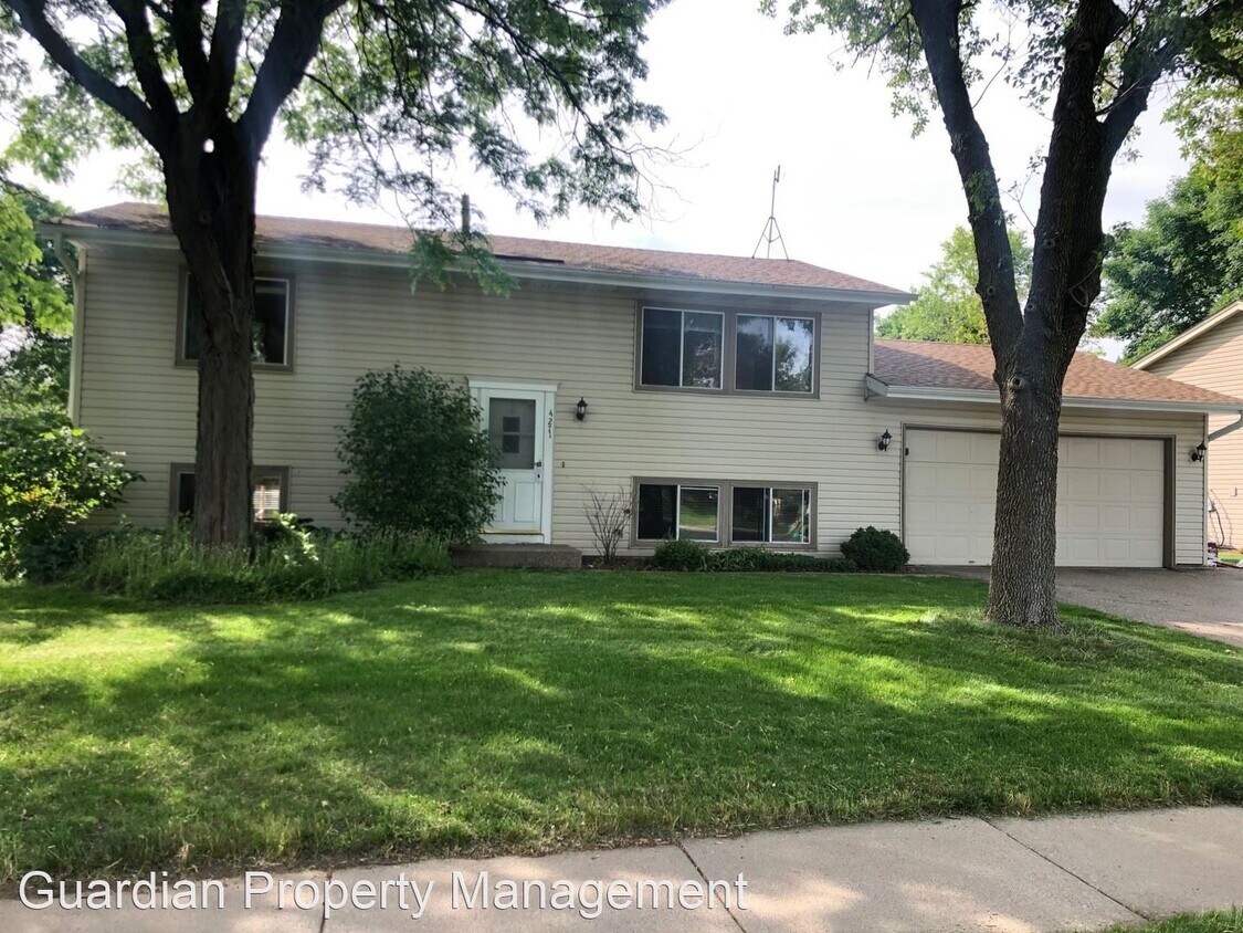 4271 Beaver Dam Rd, Eagan, MN 55122 House Rental in Eagan, MN