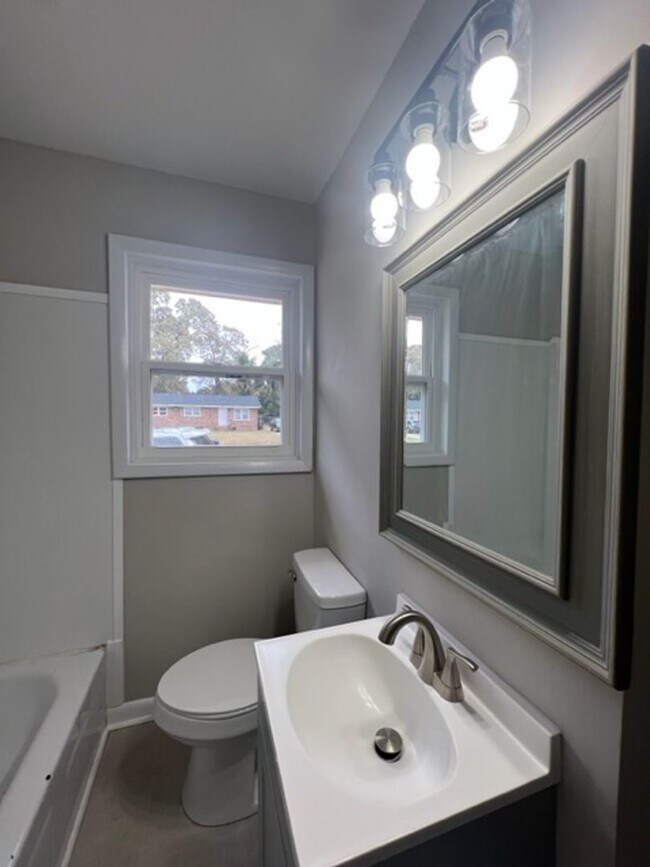 Building Photo - 4942 Galveston Dr