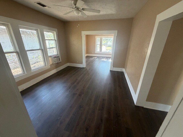 Foto del edificio - 1610 Taylor St