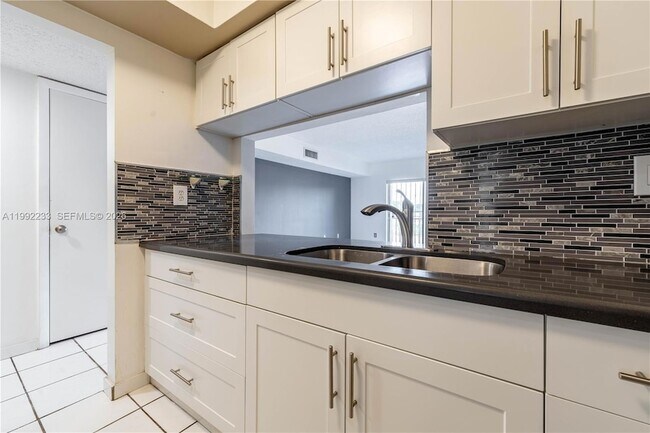 Foto del edificio - 250 NW 107th Ave
