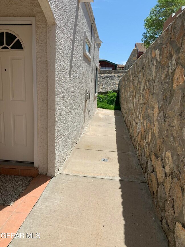 Foto del edificio - 2200 King James Ln Pl