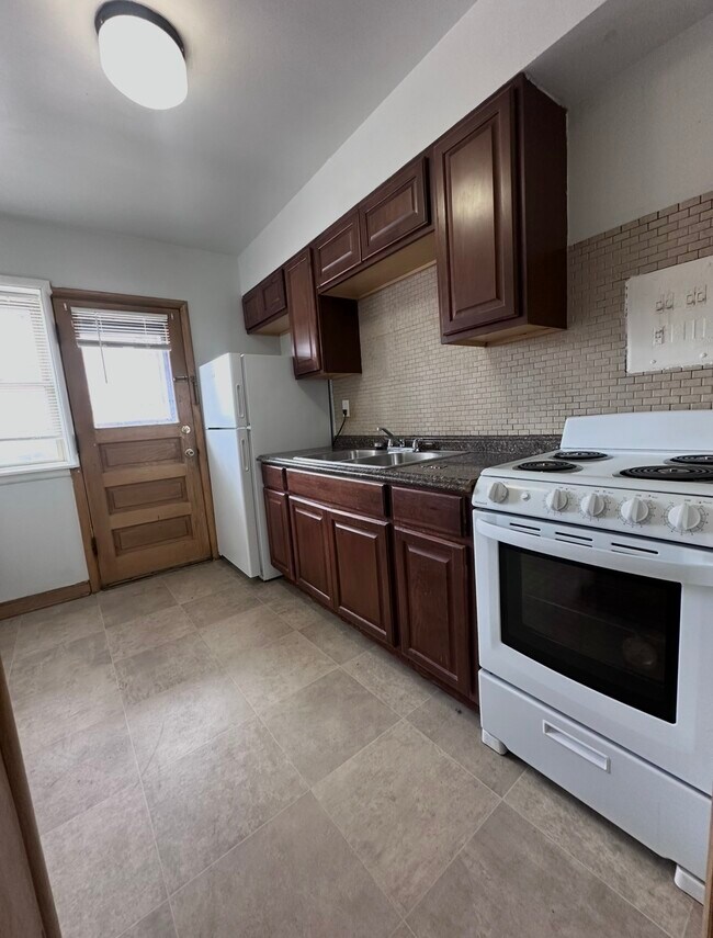 Foto del edificio - 4002 N Farwell Ave
