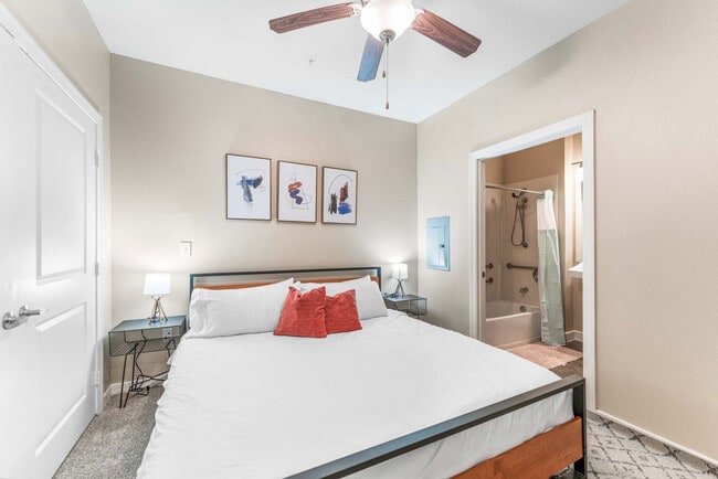 Foto del edificio - 501 E Oltorf St