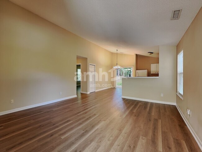 Foto del edificio - 103 Homestead Park Dr