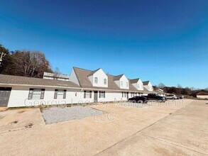 Building Photo - 896 Campbell St