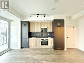 Building Photo - 280 Dundas St W