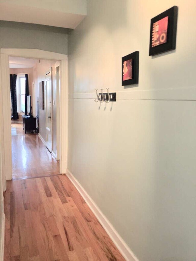 Foto del edificio - 1339 N Western Ave