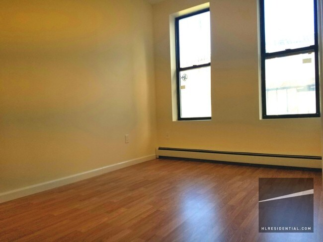 Building Photo - 3027 42nd St