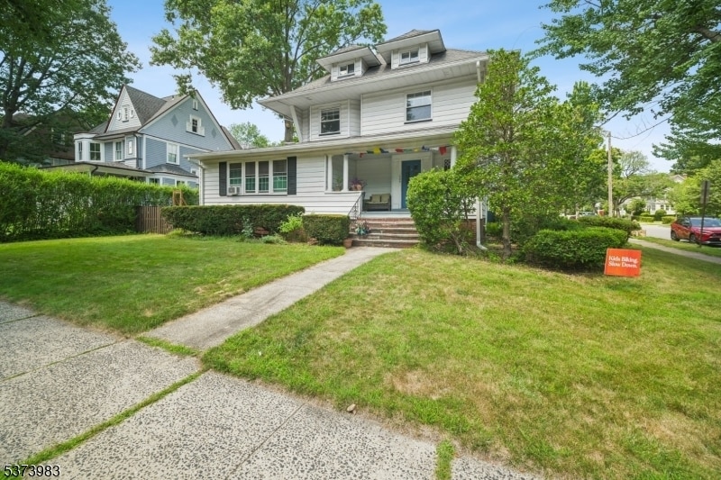 Primary Photo - 124 Midland Ave