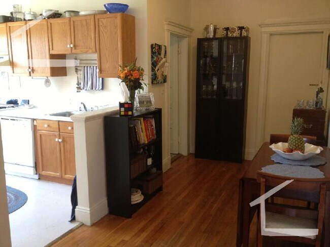 Foto del edificio - No Brokers fee, Ho Security Deposit, heat,...