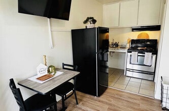 Building Photo - Lorene Lodge Apartments