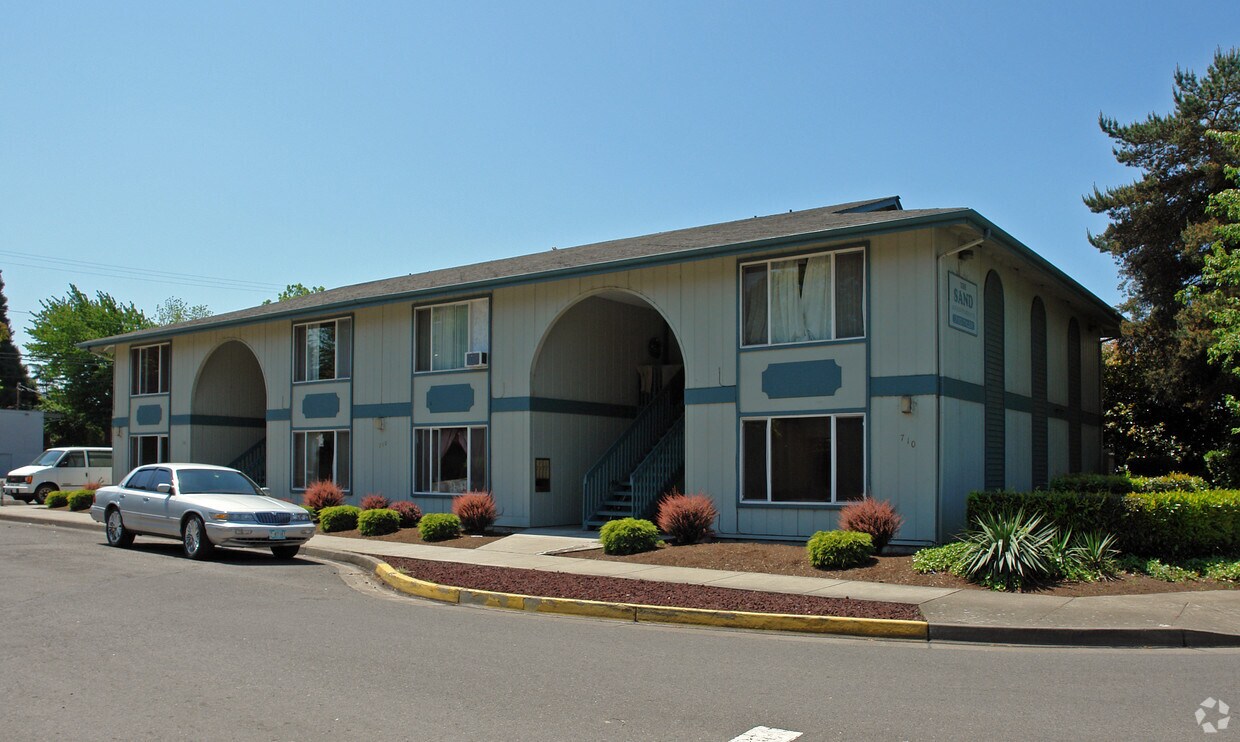 Foto principal - 710 Tyler St