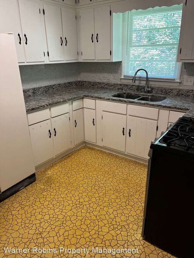 Building Photo - 3 br, 1.5 bath House - 2952 Audubon Dr