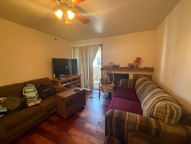 Building Photo - 1 Bedroom for Lease Walton Village Steambo...