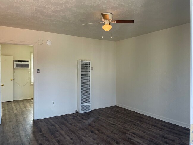 Foto del edificio - Newly Renovated-1 Bedroom 1 Bath Upstairs ...
