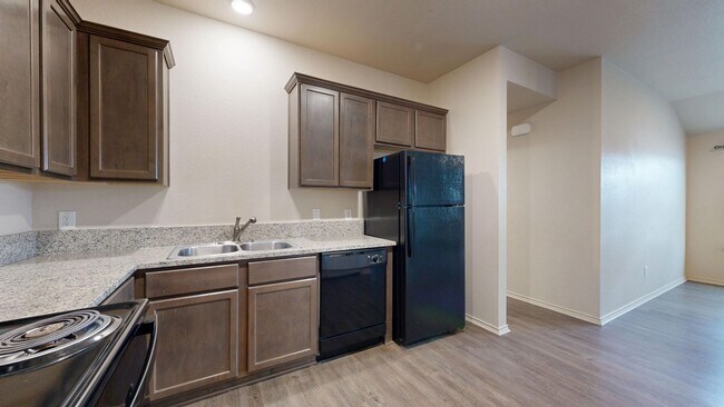 Building Photo - 2 WEEKS FREE RENT IN A GORGEOUS DUPLEX IN COPPERAS COVE!