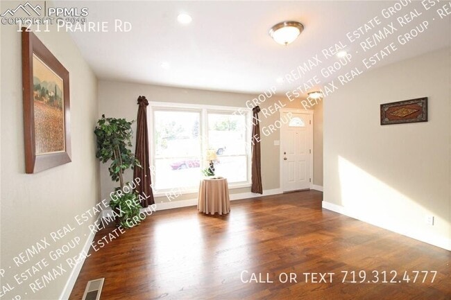 Foto del edificio - 1211 Prairie Rd