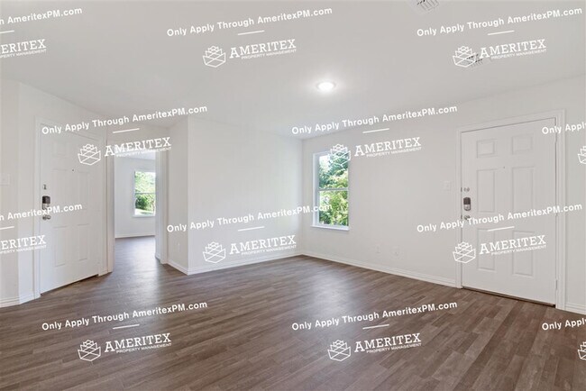 Foto del edificio - 112 Pinebrook Pl