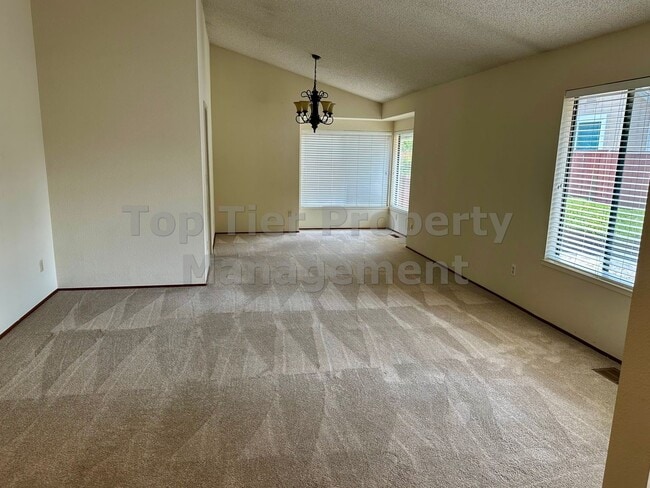 Photo - Spacious 4 Bed/2 Bath /1,970 square foot h... House