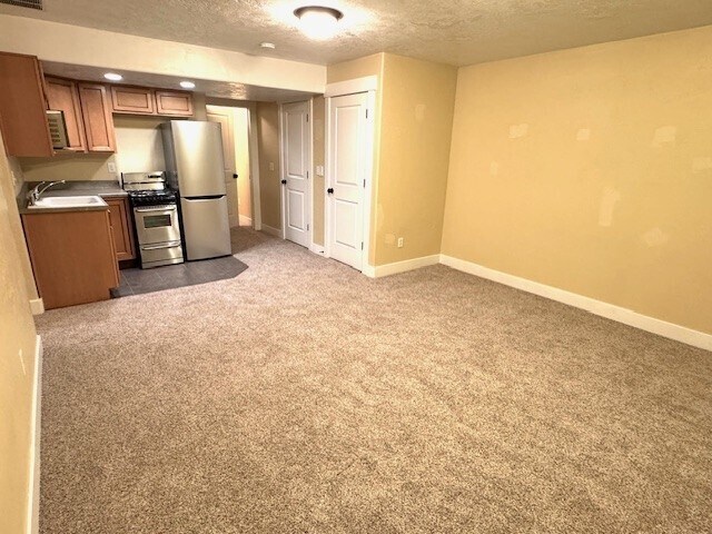 Building Photo - 1068 Quarry View Way
