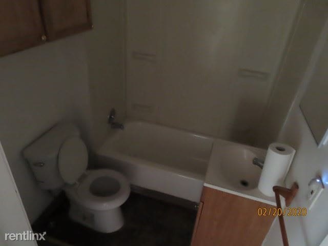 Foto del edificio - 2 br, 1 bath Duplex - 11035 Republic Ave L...