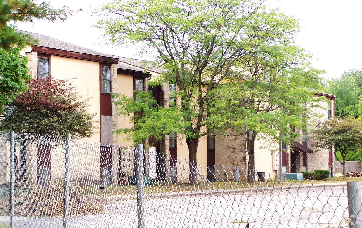 Building Photo - Stonecreek Apartments