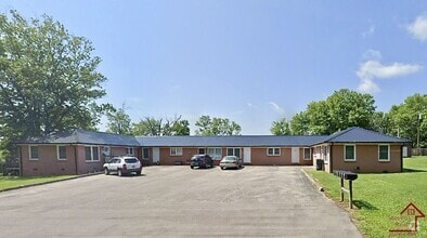 Building Photo - 416 Greggview St