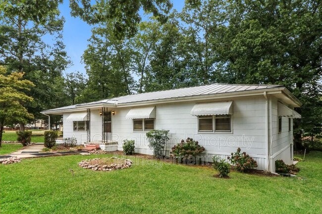 Building Photo - 6822 Wallis Dr