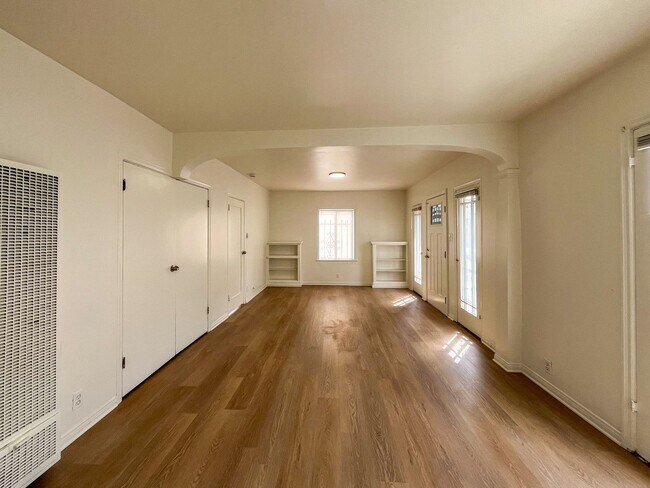 Foto del edificio - $1000 Off the First Month’s Rent - Modern ...