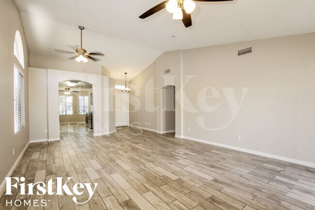 Foto del edificio - 8534 W Tuckey Ln