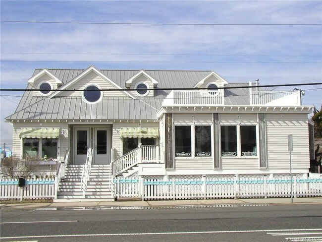 Foto del edificio - 806 N Bay Ave