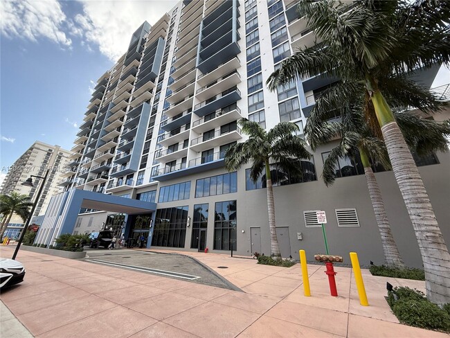 Building Photo - 5350 NW 84th Ave