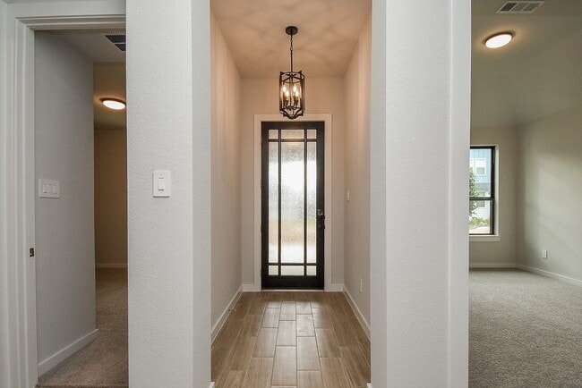 Foto del edificio - 3322 Verdant Ln