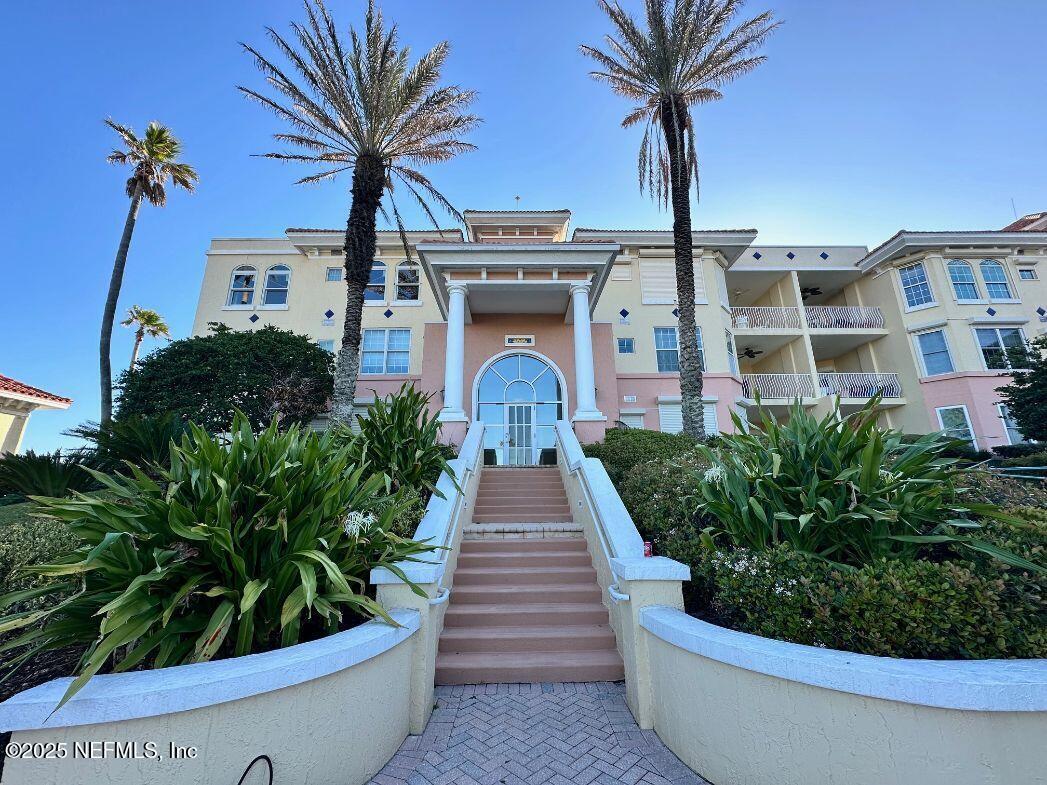Foto principal - 110 S Serenata Dr
