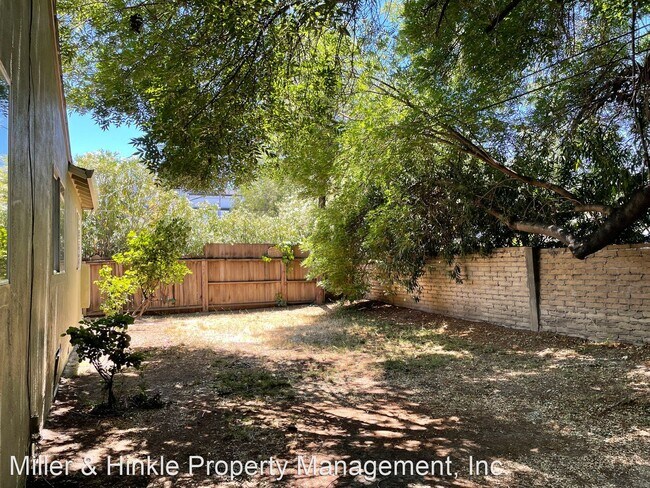 Building Photo - 3 br, 1 bath House - 517 N Baywood Ave
