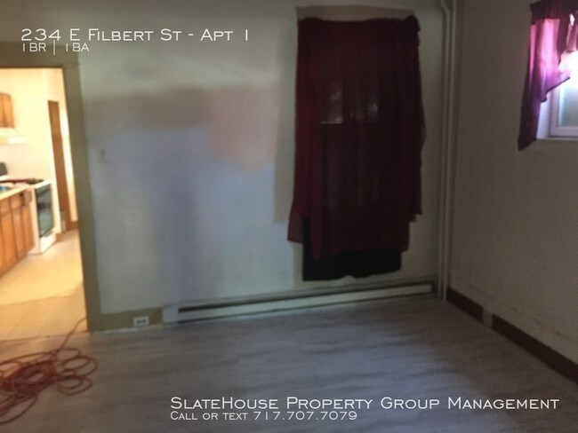 Building Photo - Large First Floor 1 Bedroom Apt