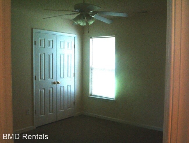 Building Photo - 3 br, 2 bath House - 122 Sutton Dr.