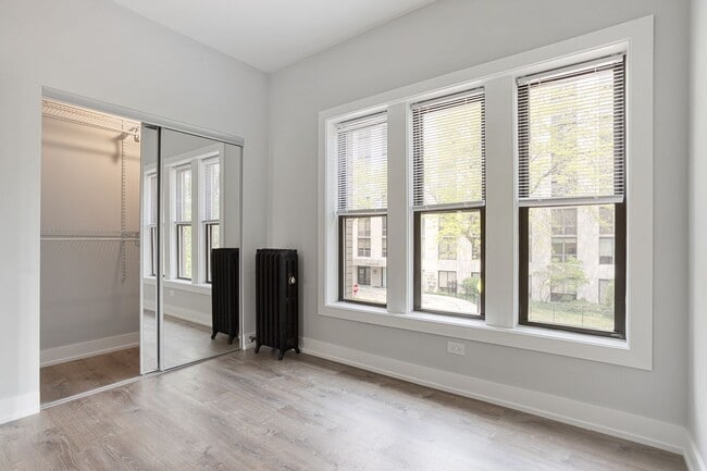 Foto del edificio - 6917 N Lakewood Ave