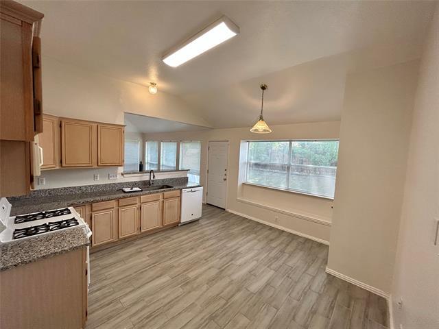 Foto del edificio - 4421 Crystal Ln