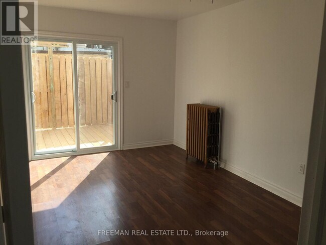 Building Photo - 1060 Gerrard St E