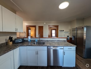 Building Photo - 492 Burgess St